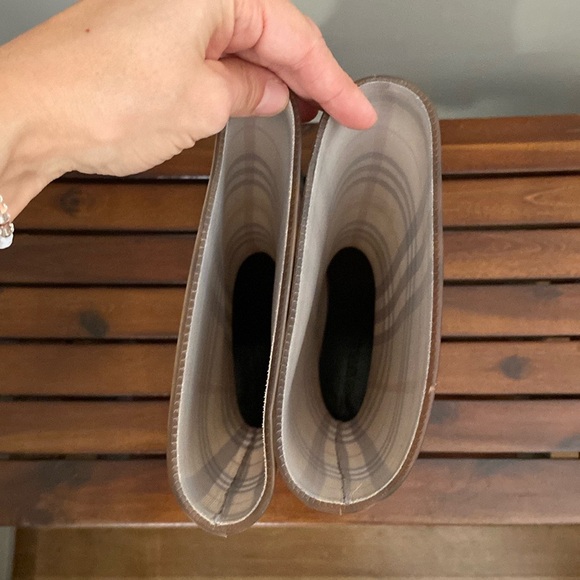 Burberry rain boots - Picture 6 of 8